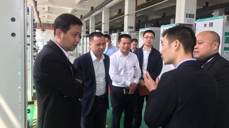 13-乐清市市长莅临车间参观指导.jpg